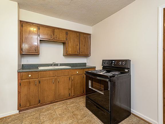 3rd image of 1103 Louise Rd