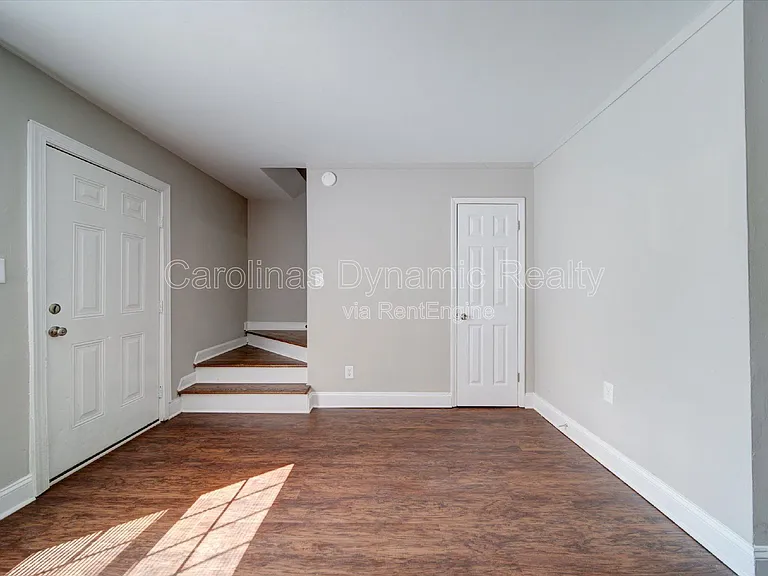 321 S Gardner Ave #6 — Photo 9