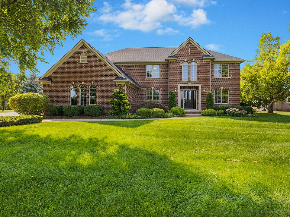 1st image of 567 Hobart Ct