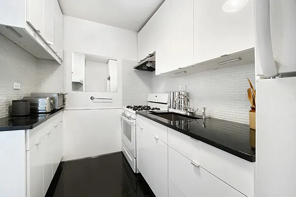 Rented by Compass | media 12