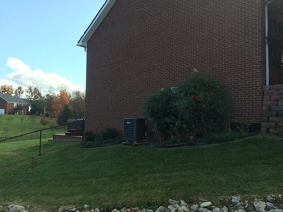 5th image of 108 Lexington Ct