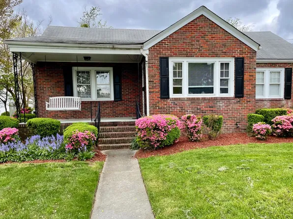 127 Eggleston Ave, Hampton, VA 23669
