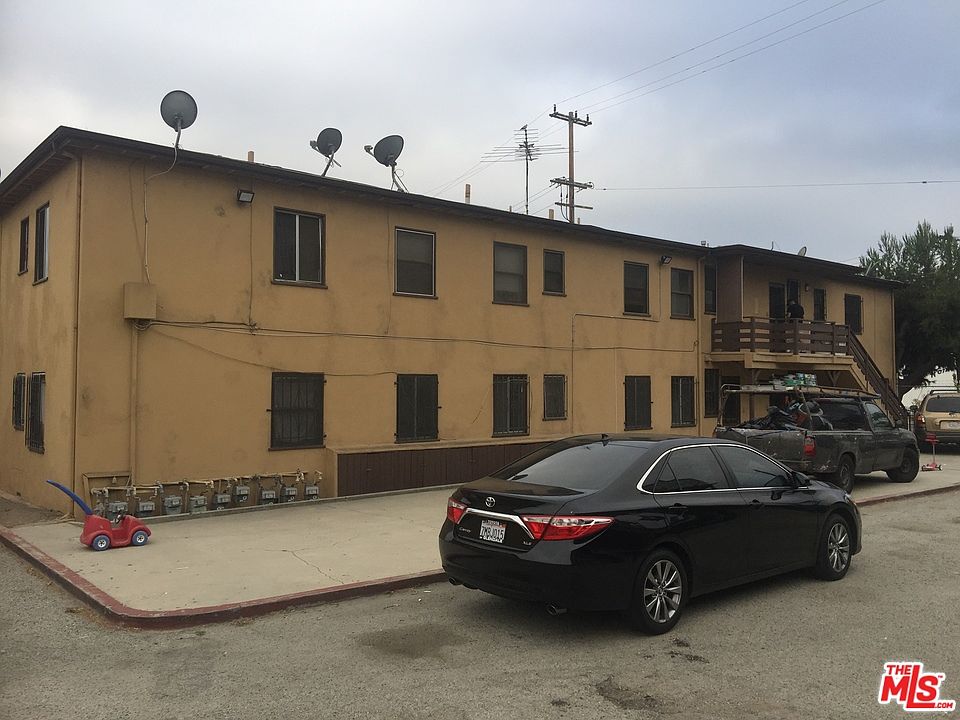 2nd image of 5785 Corbett St