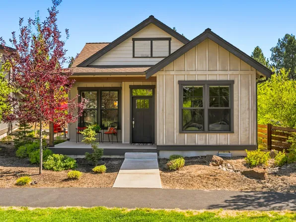 19749 SW River Camp Ln, Bend, OR 97702