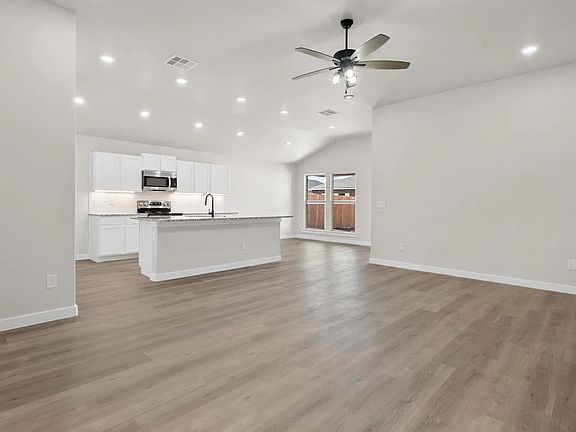 3rd image of 2924 138th St