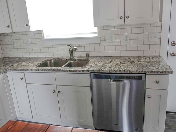 5th image of 1133 S June Dr