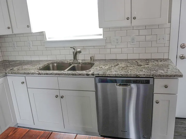 1133 S June Dr — Photo 5