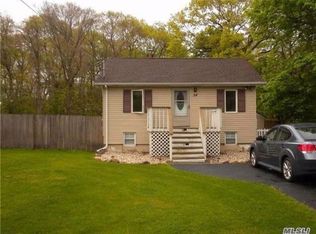 54 Inwood Ave, Selden, NY 11784