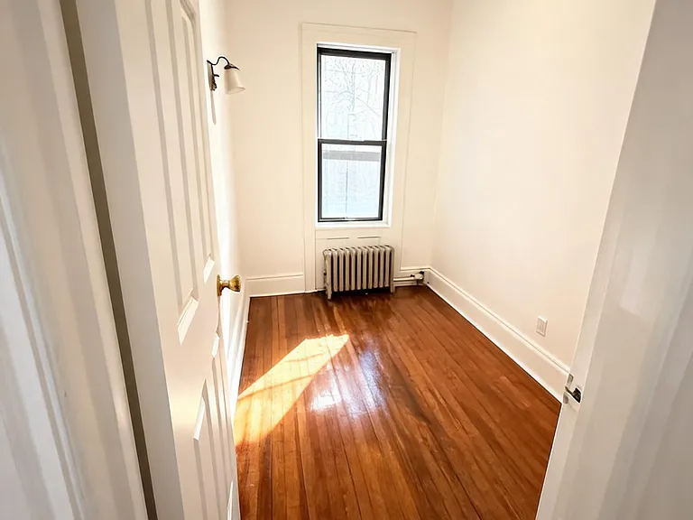907 Summit Ave #3 — Photo 7