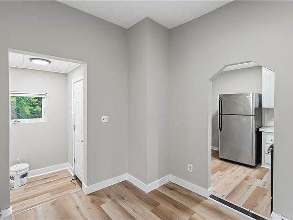 3rd image of 82 Pond St #3