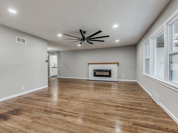 2nd image of 349 SE Rockwood Ave