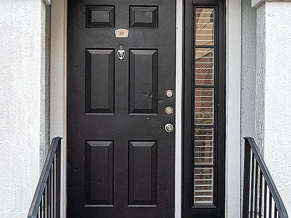 4th image of 300 E South St Unit 1013