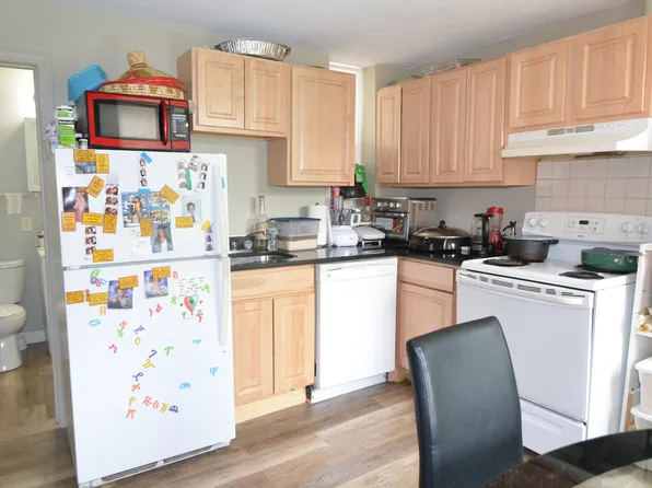 11 Blackwood St APT 33, Boston, MA 02115
