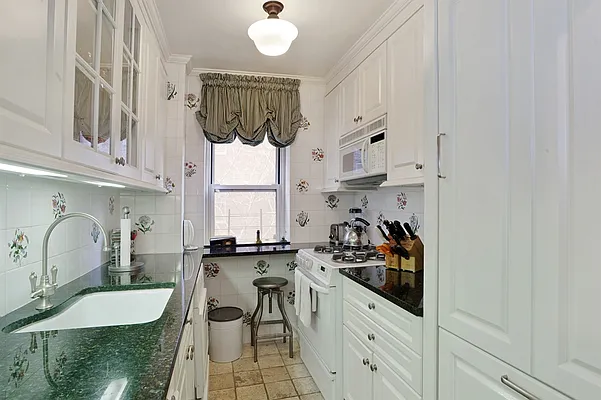 Sold by Corcoran | media 3