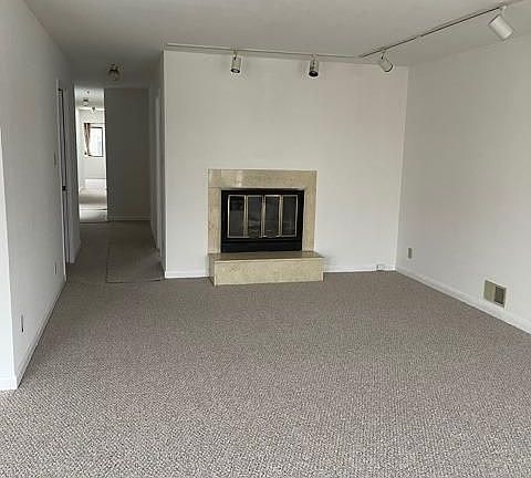 4th image of 327 24th Ave Unit 3