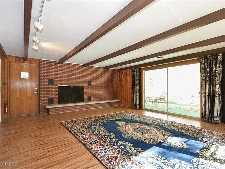 23379 N Forest Ct — Photo 10