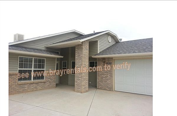 2857 Pinehurst Lane front watermarked