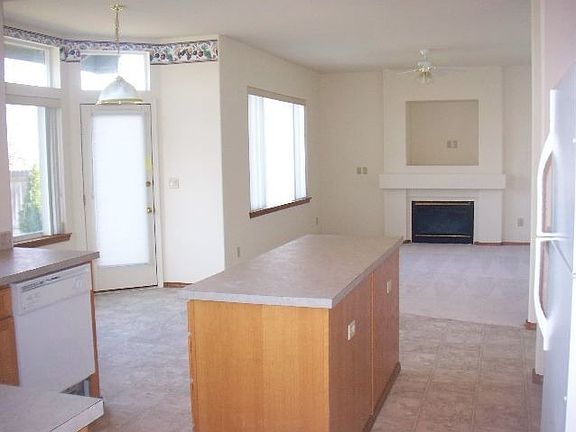5th image of 8814 W Klamath Ave