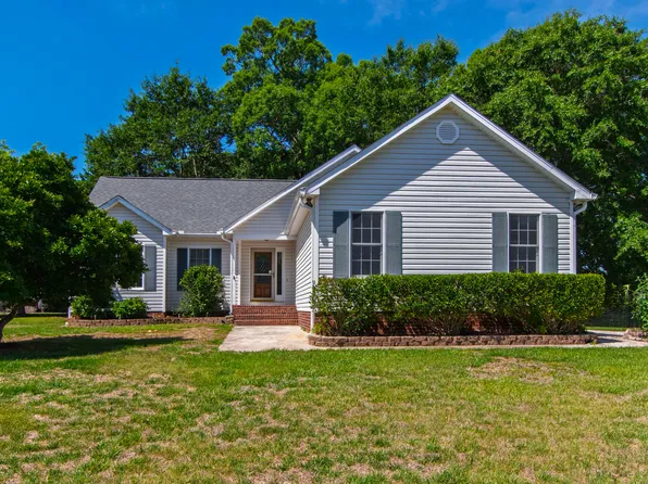 200 Bradford Ridge Dr, Youngsville, NC 27596