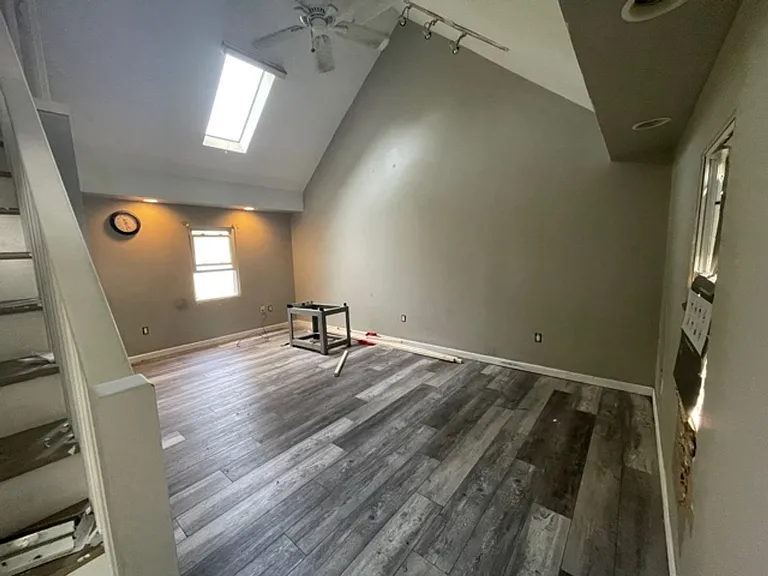 133 S Elmwood Ave — Photo 5