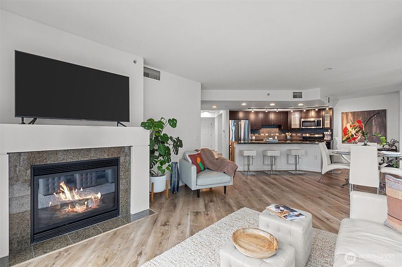 3rd image of 819 Virginia Street #1110