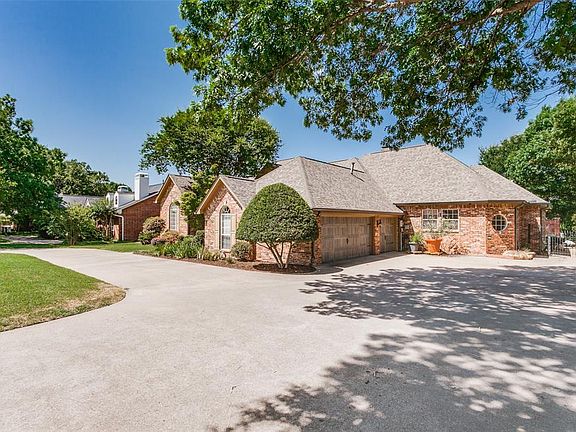 3rd image of 301 Stonebridge Dr