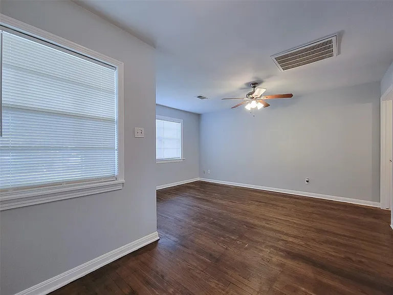 12422 Mylla St — Photo 6