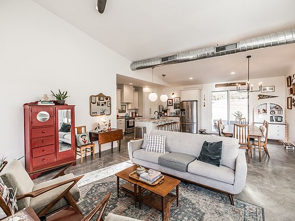 3rd image of 378 Mount Vernon Rd