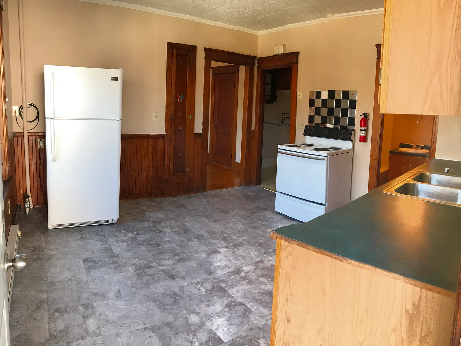 2 bed, 700 sqft, $1,796 — Photo 2