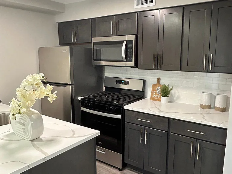 Hillside Terrace Apartments — Photo 19