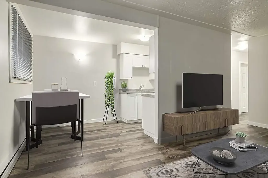 Louise Apartments — Photo 1