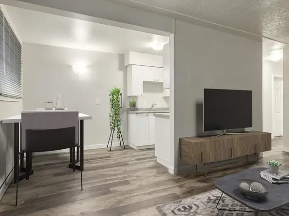 10029 111th St NW #11, Edmonton, AB T5K 1K4