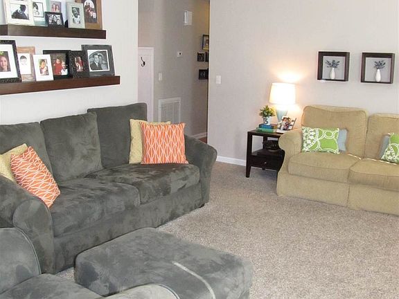 4th image of 5875 Chestnut Oak Dr