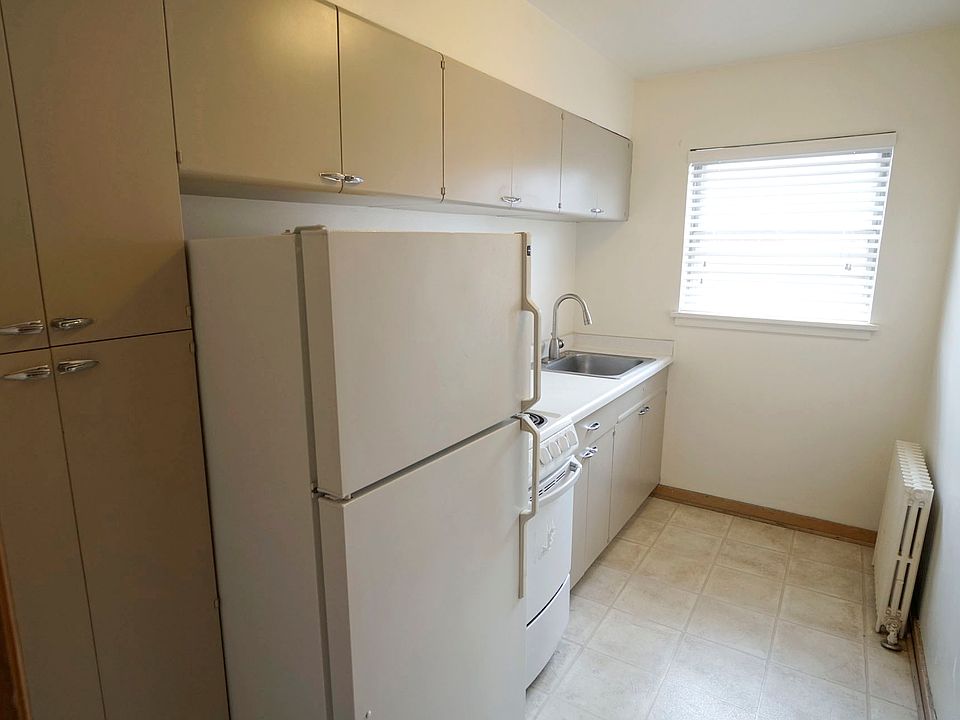 1st image of 907 Saint Paul Ave #6