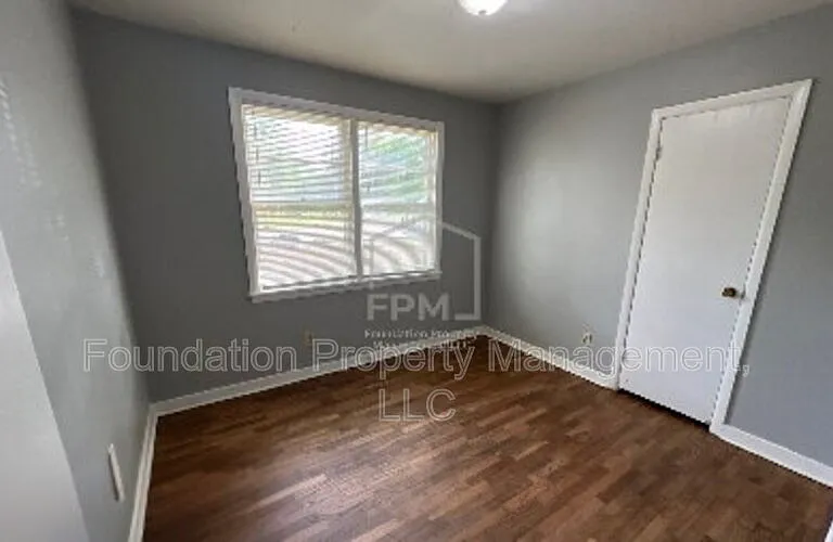 1700 Dabbs Ave — Photo 11
