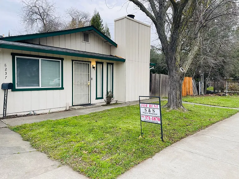 8237 Sunrise Blvd — Photo 1