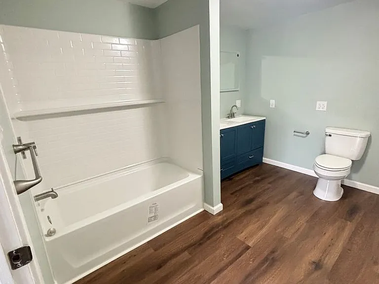 715 W Court St — Photo 18