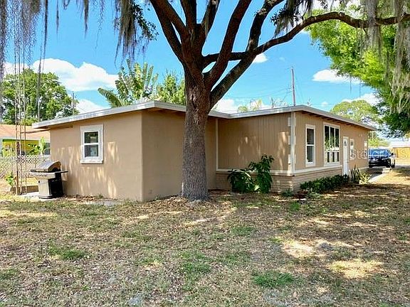 5th image of 515 W Lake Deer Dr