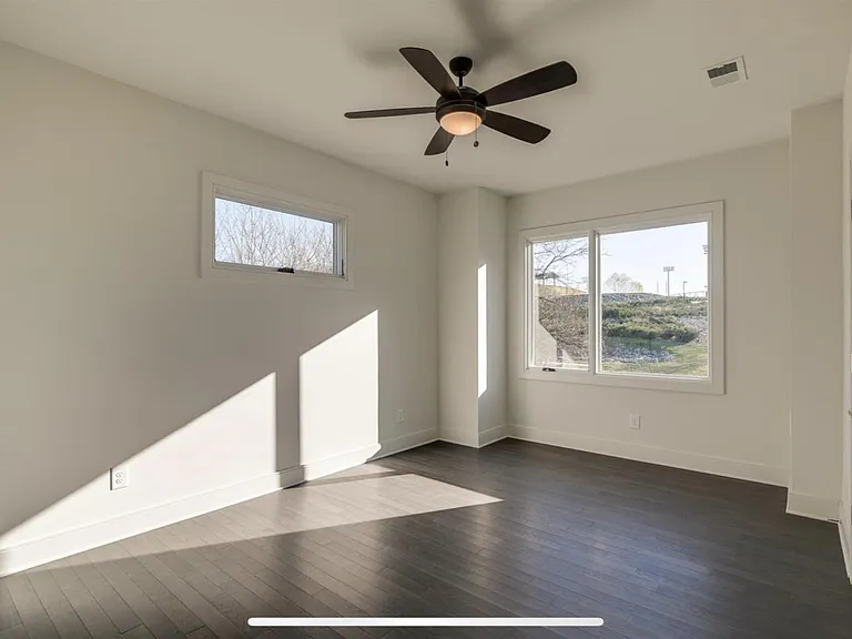 1011B Southside Ave — Photo 24