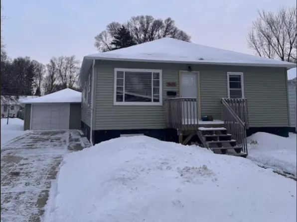 1625 9th Ave S, Fargo, ND 58103