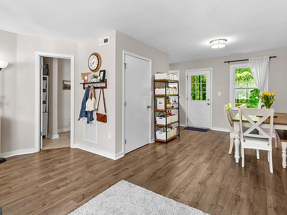 5th image of 2146 Charles St APT 14