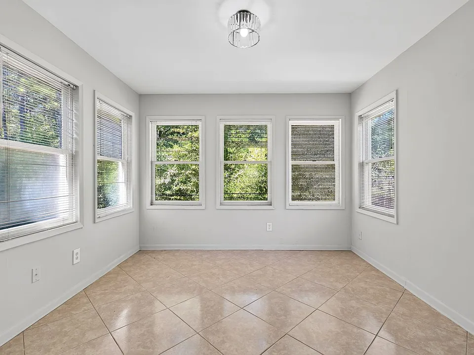 843 Garden Walk Blvd