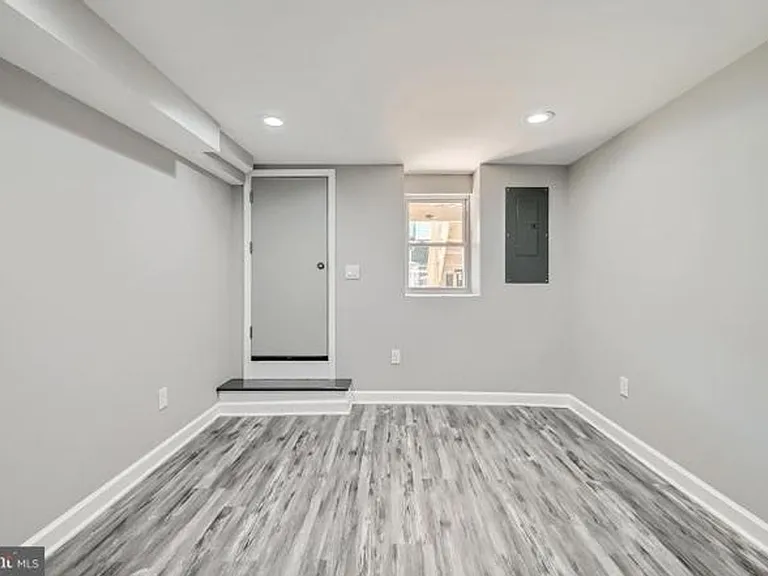 616 N Streeper St — Photo 1