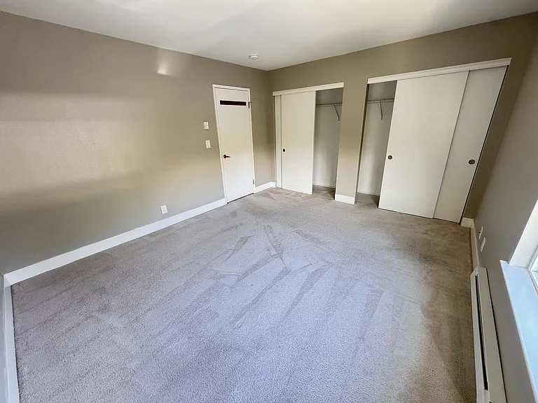 160 Lakeshore Ct — Photo 18