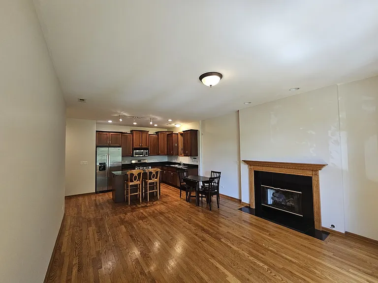 1326 W Grenshaw St #2-D — Photo 4