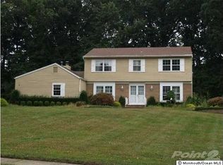 7 Manor Dr, Manalapan, NJ
