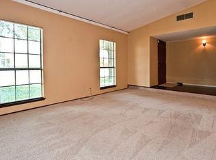 2107 Meadfoot Rd, Carrollton, TX 75007