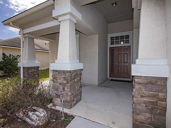 3rd image of 801 N Garden Lake Dr