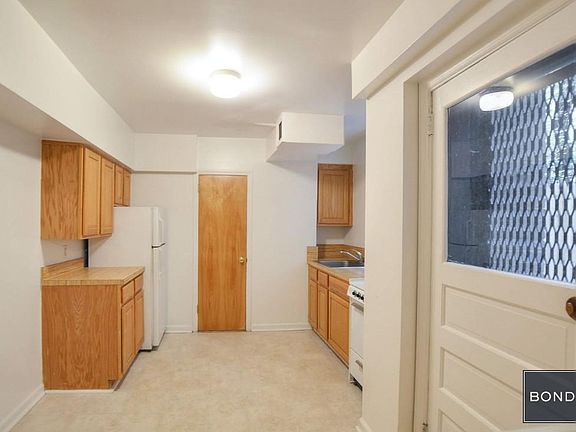 5th image of 49 W 71st St APT 10