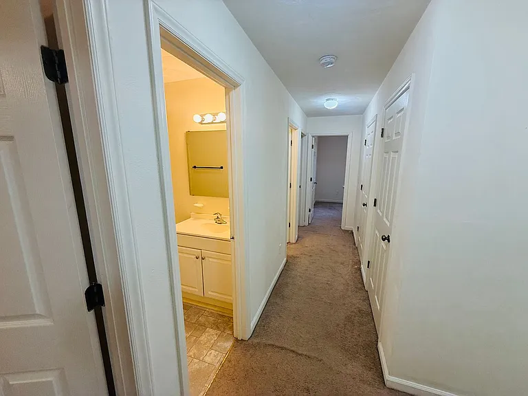 882 Patrick Henry Dr — Photo 9